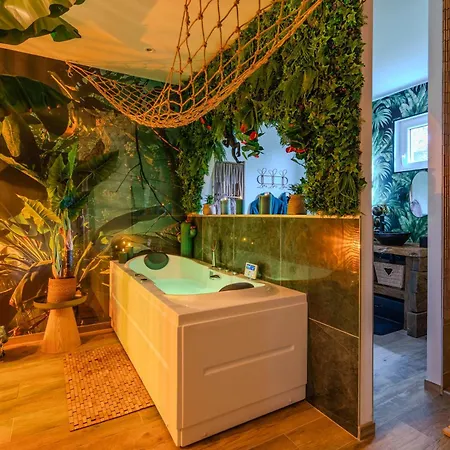Acomodação com café da manhã  De La Jungle Avec