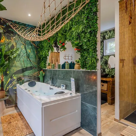 De La Jungle Avec 3*